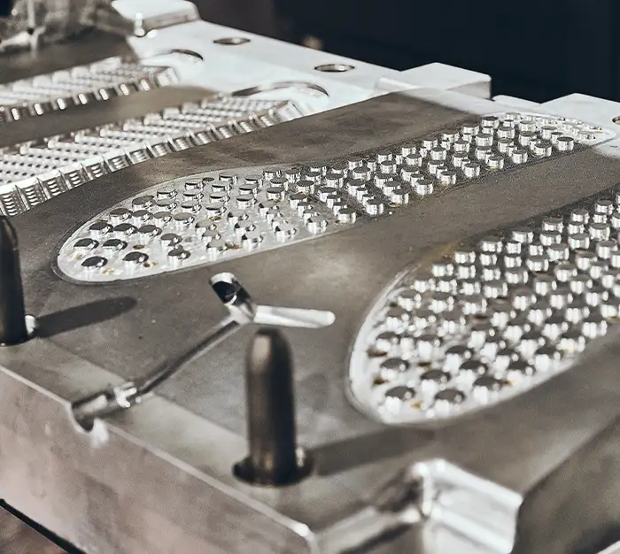 banner-stampi-e-prototipi-chetta-realizzazione-di-suole-fustellate-di-lusso-3