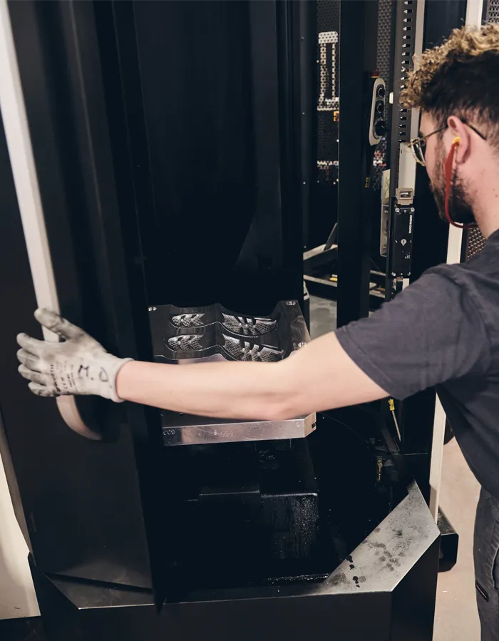 banner-stampi-e-prototipi-chetta-realizzazione-di-suole-fustellate-di-lusso-7