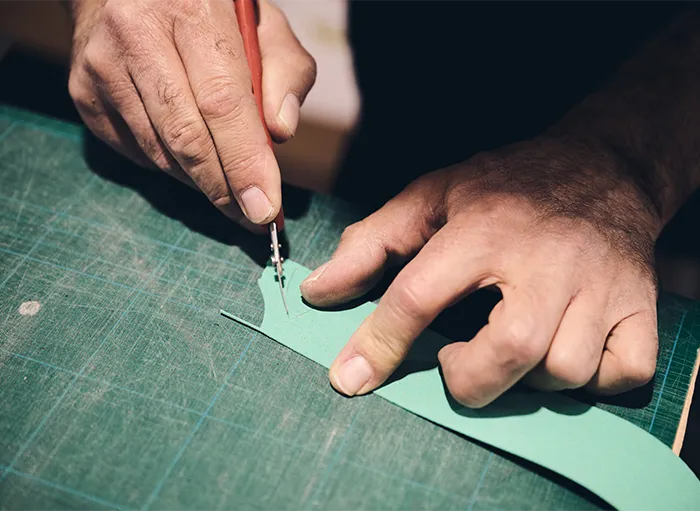 carousel-maestria-manuale-stampi-e-prototipi-chetta-realizzazione-di-suole-fustellate-di-lusso-5